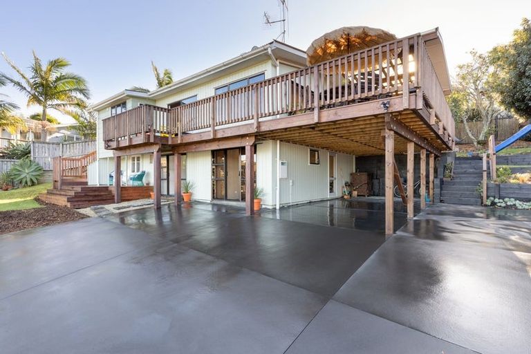 Photo of property in 26 Omokoroa Road, Omokoroa, 3114