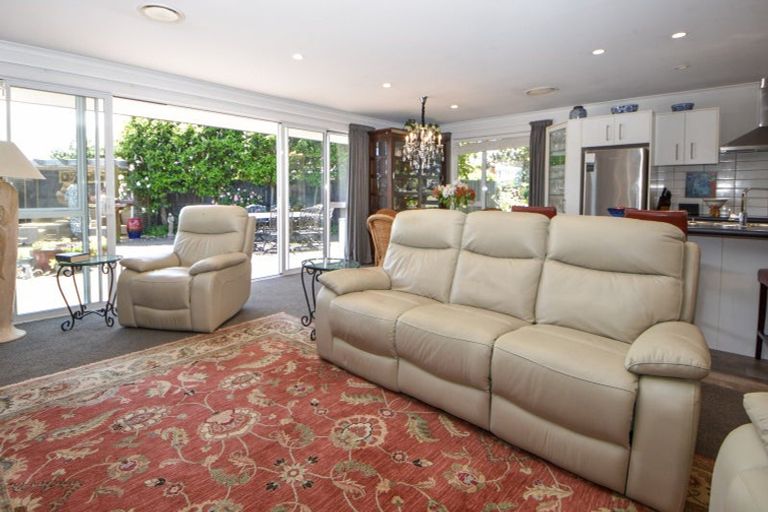 Photo of property in 5 Warrington Court, Carterton, 5713