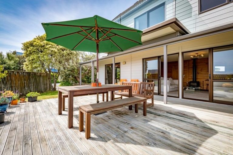 Photo of property in 13 Pine Ridge Terrace, Waikanae Beach, Waikanae, 5036