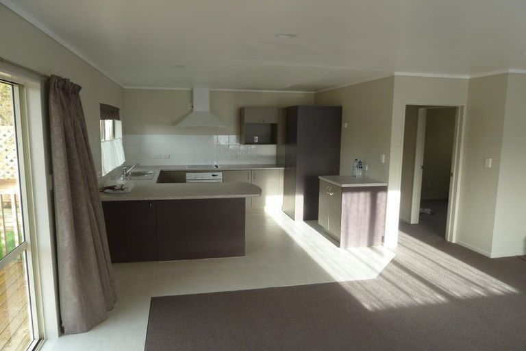 Photo of property in 68a Awaroa Road, Sunnyvale, Auckland, 0612