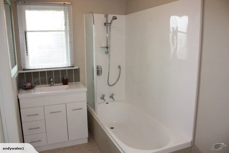 Photo of property in 19 Appleby Crescent, Burnside, Christchurch, 8053