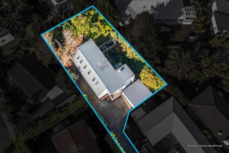 Photo of property in 21a Lyons Avenue, Murrays Bay, Auckland, 0630