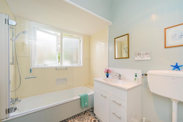 Photo of property in 35 Wanganui Road, Marton, 4710