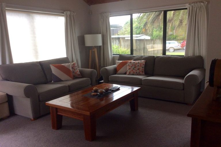 Photo of property in 7 Tokay Place, Huapai, Kumeu, 0810