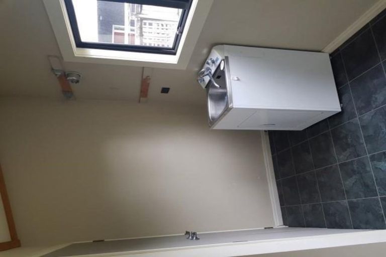 Photo of property in 28 Bulteel Street, New Plymouth, 4310