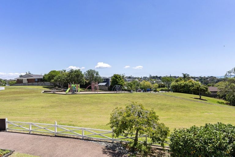 Photo of property in 14 Cyclades Place, Shelly Park, Auckland, 2014