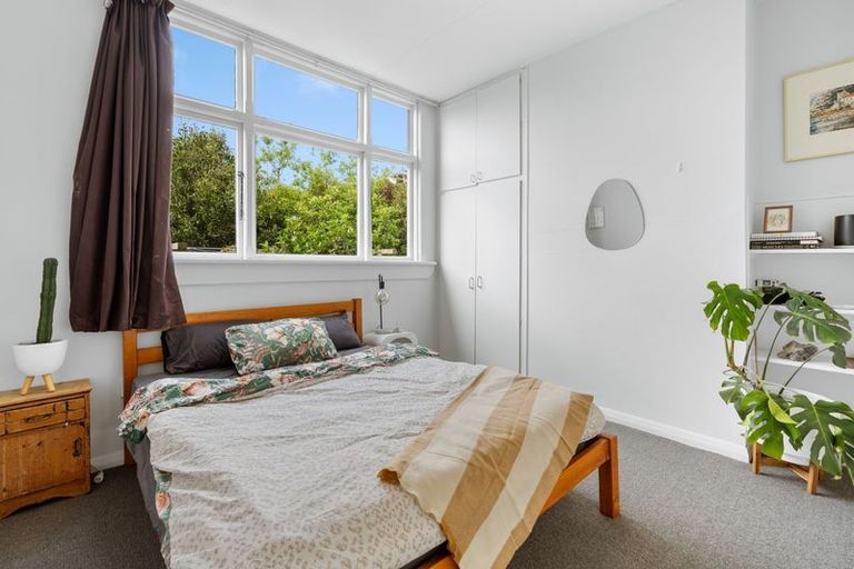 Photo of property in 33 Easther Crescent, Kew, Dunedin, 9012
