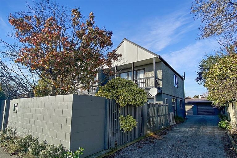 Photo of property in 72b Aikmans Road, Merivale, Christchurch, 8014