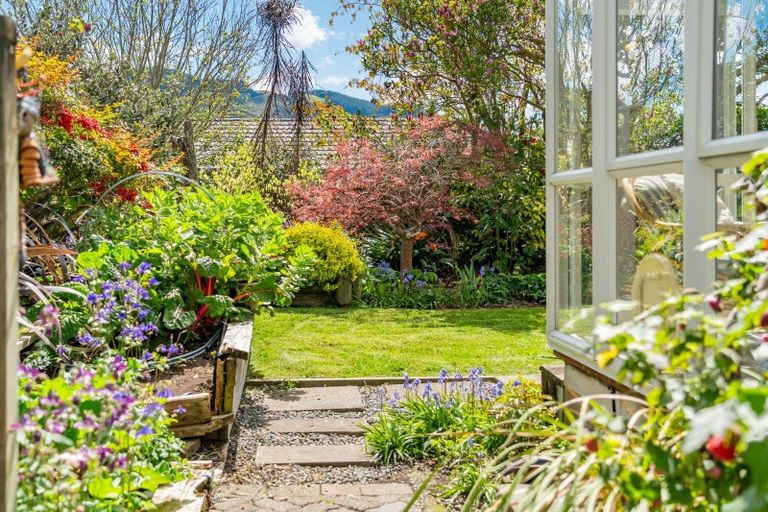 Photo of property in 16a Sheridan Crescent, Trentham, Upper Hutt, 5018