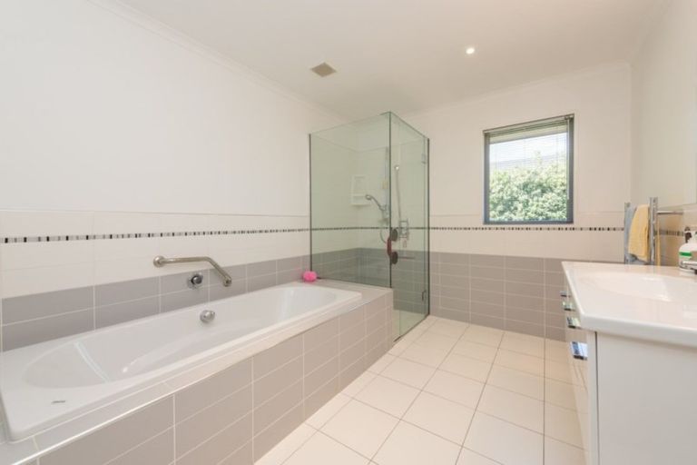 Photo of property in 15 Aratia Way, Richmond, 7020