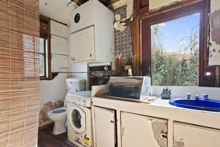 Photo of property in 620 South Titirangi Road, Titirangi, Auckland, 0604