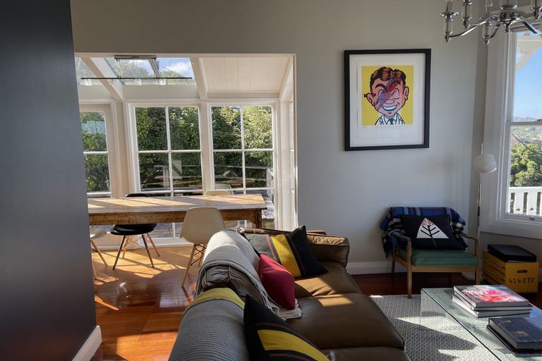 Photo of property in 82 Moana Road, Kelburn, Wellington, 6012