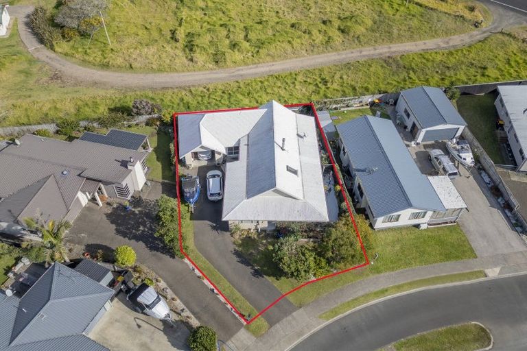 Photo of property in 19 Carina Way, Whitianga, 3510