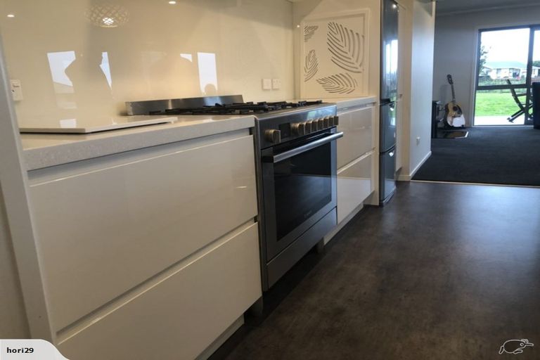 Photo of property in 100 Pohutukawa Drive, Levin, 5571