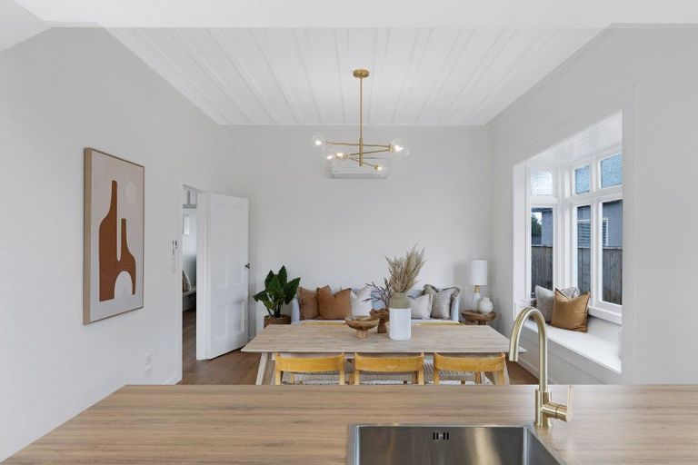 Photo of property in 11 Rosalie Terrace, Kelvin Grove, Palmerston North, 4414