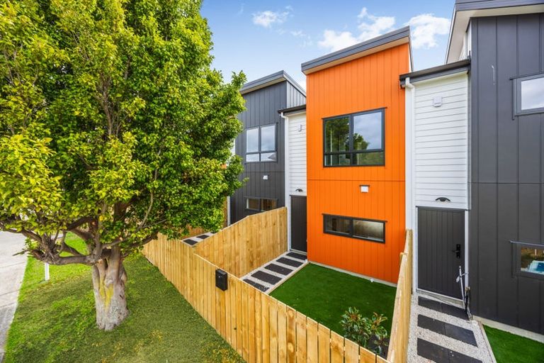 Photo of property in 2/85 Jaemont Avenue, Te Atatu South, Auckland, 0610