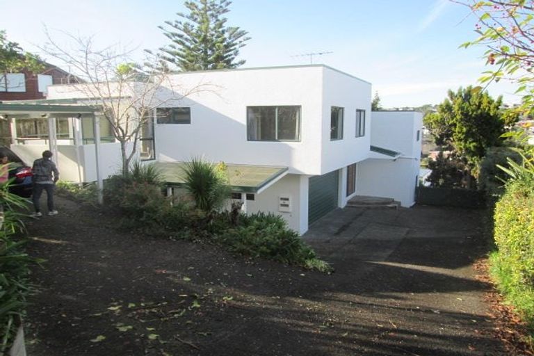 Photo of property in 12a Kiteroa Terrace, Rothesay Bay, Auckland, 0630