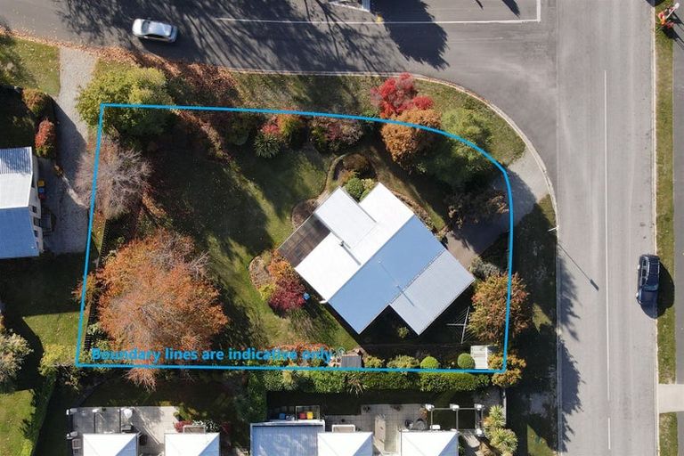 Photo of property in 1 Hunter Crescent, Wanaka, 9305