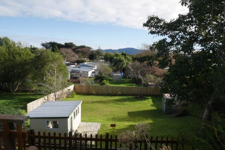 Photo of property in 27 Aorangi Road, Paraparaumu, 5032