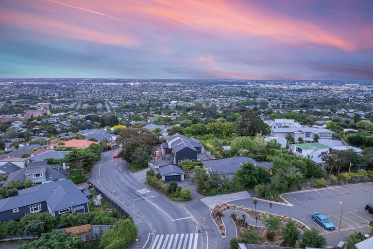 Photo of property in 93 Dyers Pass Road, Cashmere, Christchurch, 8022