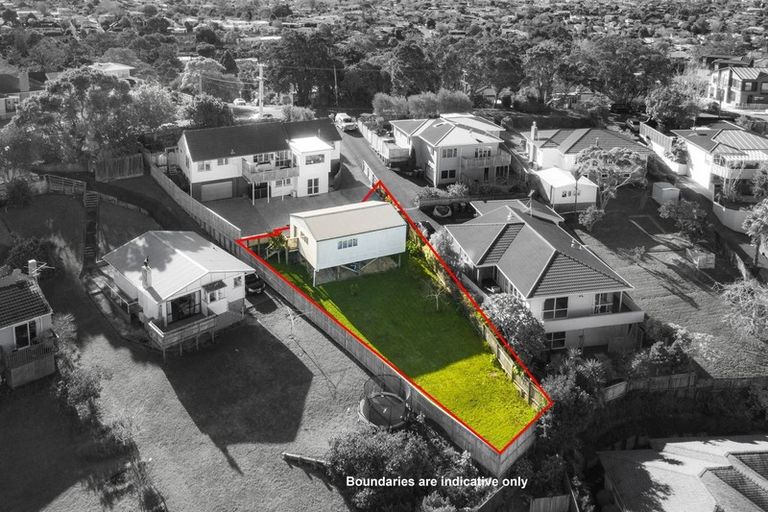 Photo of property in 17a Monarch Avenue, Hillcrest, Auckland, 0627