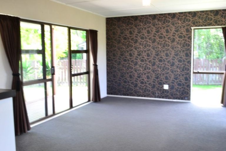 Photo of property in 12 Grant Place, Greenmeadows, Napier, 4112