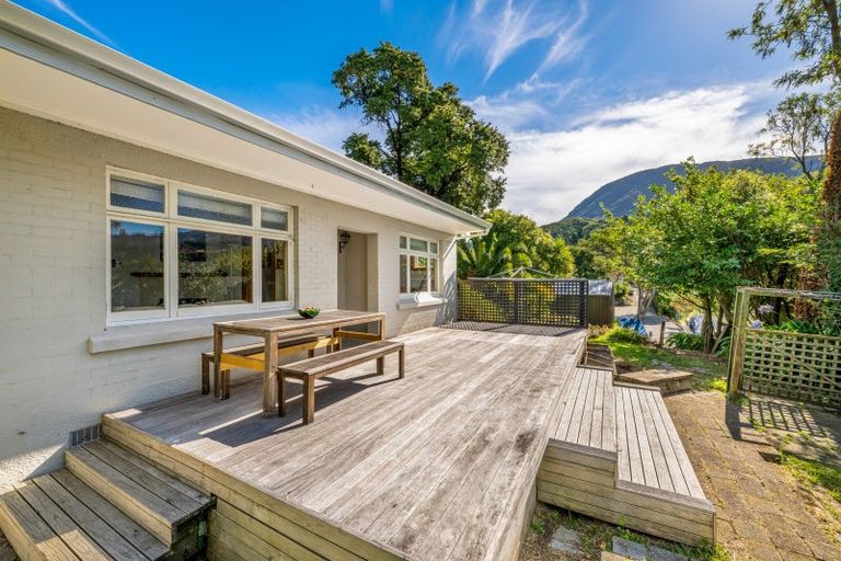 Photo of property in 59 York Street, Picton, 7220