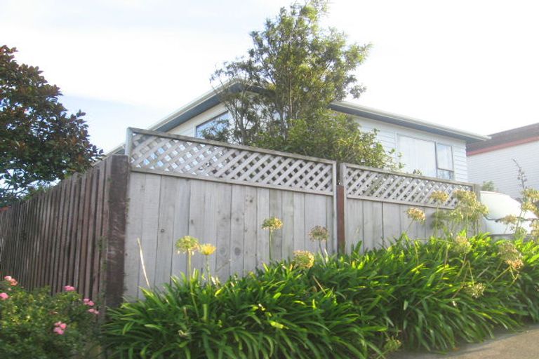 Photo of property in 9 Lauderdale Road, Papakowhai, Porirua, 5024