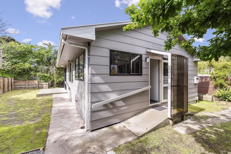 Photo of property in 1 Te Uruhi Grove, Paraparaumu, 5032