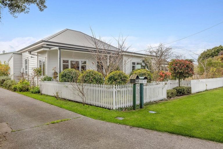 Photo of property in 30 Clare Street, Cambridge, 3434