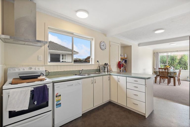Photo of property in 16 Dunstan Crescent, Hornby, Christchurch, 8042
