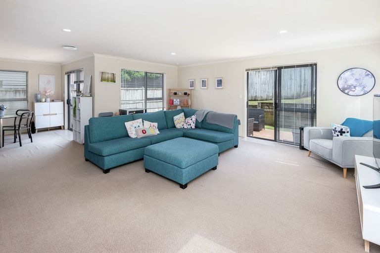 Photo of property in 127 Cyril French Drive, Flat Bush, Auckland, 2016