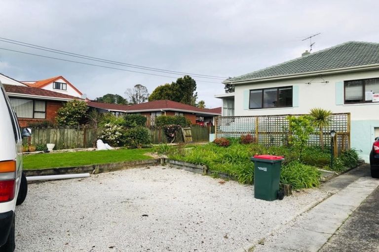 Photo of property in 9a Grande Vue Road, Hillpark, Auckland, 2102