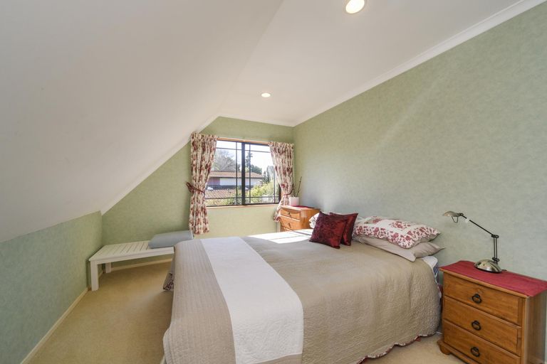 Photo of property in 23 Chadwick Place, Highbury, Palmerston North, 4412