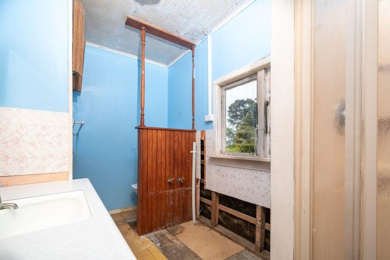 Photo of property in 93 Tanekaha Road, Titirangi, Auckland, 0604