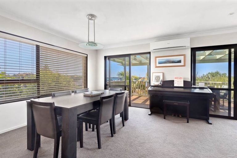 Photo of property in 23d Stanley Point Road, Stanley Point, Auckland, 0624