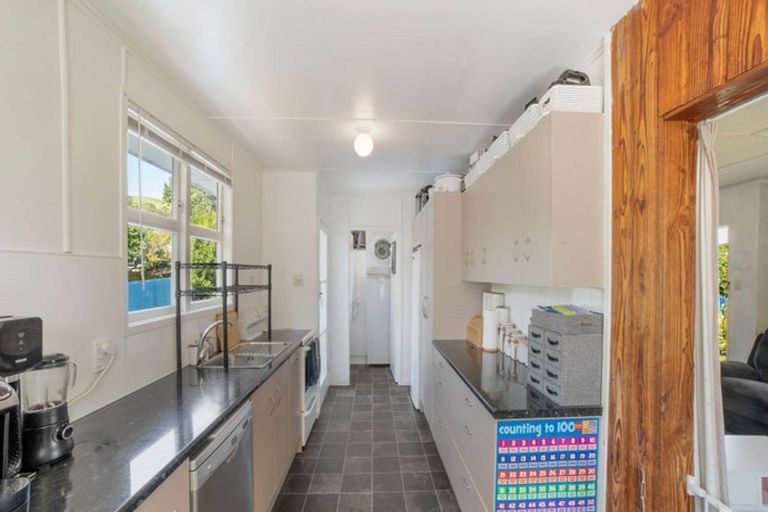 Photo of property in 49 Lyell Road, Outer Kaiti, Gisborne, 4010