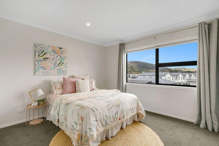 Photo of property in 17 Karearea Avenue, Kenepuru, Porirua, 5022