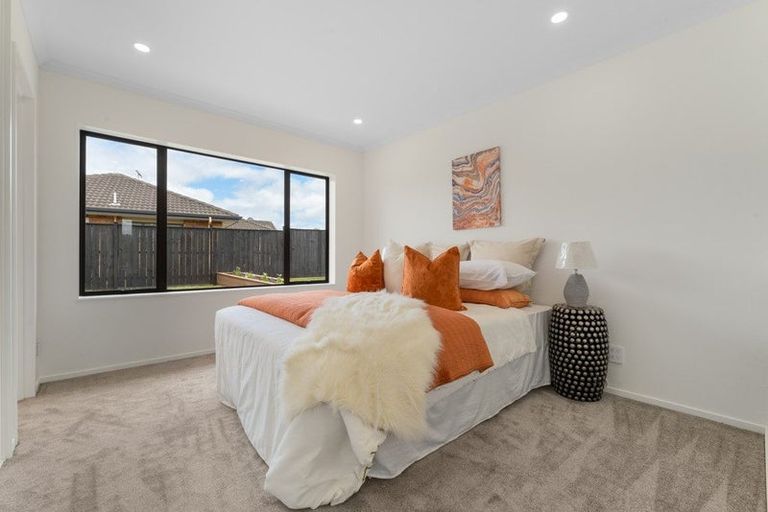 Photo of property in 21 Sandwick Drive, Weymouth, Auckland, 2103