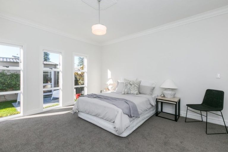 Photo of property in 1 Te Awa Avenue, Te Awa, Napier, 4110