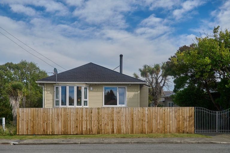 Photo of property in 18 Pratt Street, New Brighton, Christchurch, 8083