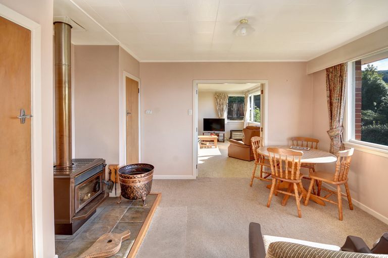 Photo of property in 91 Gilkison Street, Halfway Bush, Dunedin, 9010