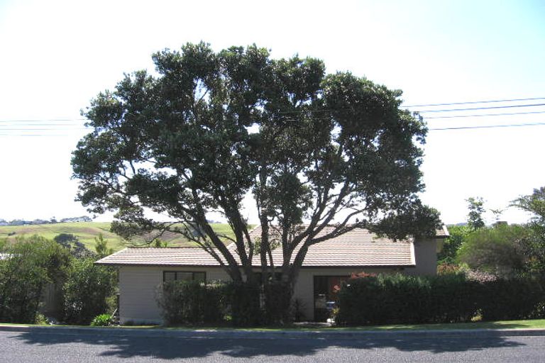 Photo of property in 3 Wairere Road, Torbay, Auckland, 0630