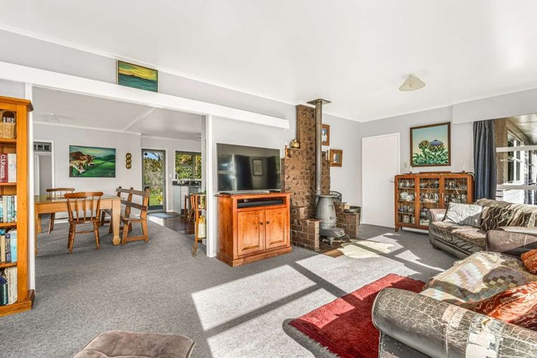 Photo of property in 9 Pukearuhe Road, Mimi, Urenui, 4377