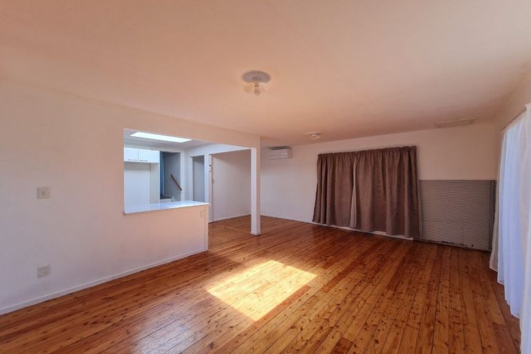 Photo of property in 29 Elliston Crescent, Stanmore Bay, Whangaparaoa, 0932