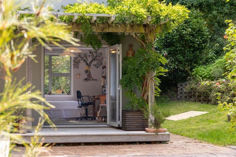 Photo of property in 100 Leinster Avenue, Raumati South, Paraparaumu, 5032