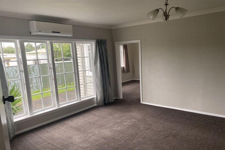 Photo of property in 42 Bowen Street, Levin, 5510