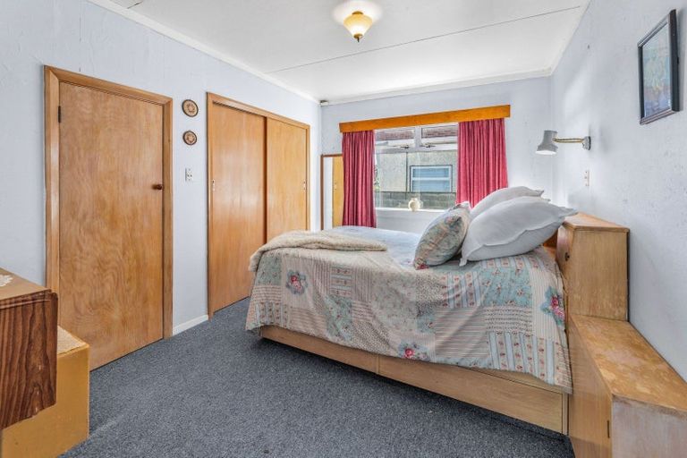 Photo of property in 20 Sunset Parade, Plimmerton, Porirua, 5026