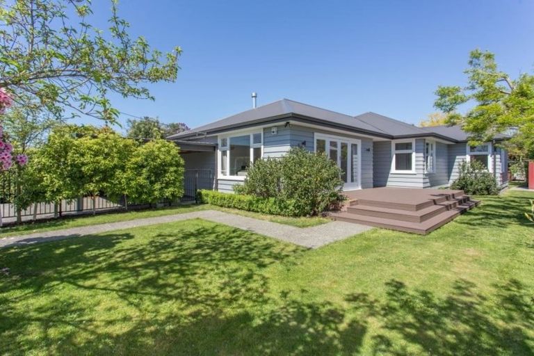 Photo of property in 9 Verran Place, Fendalton, Christchurch, 8052