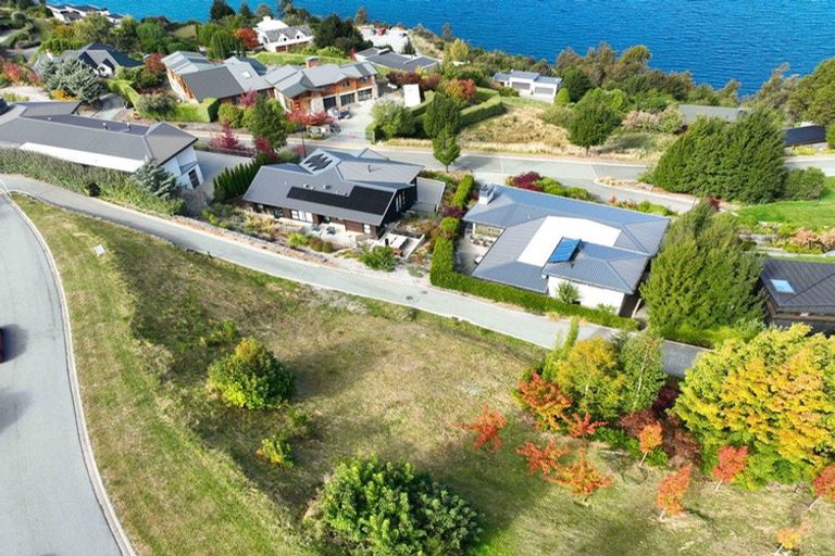 Photo of property in 2 Hanley Lane, Fernhill, Queenstown, 9300